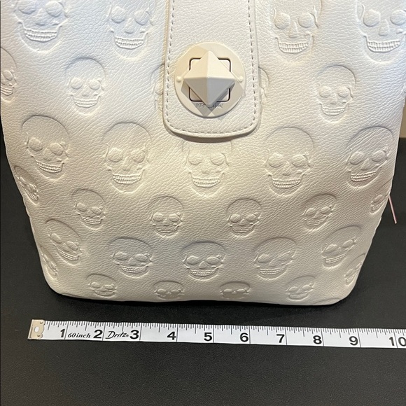 Betsey Johnson | “Cream Skull Boss” Bucket w/ Floral Strap - Picture 13 of 15